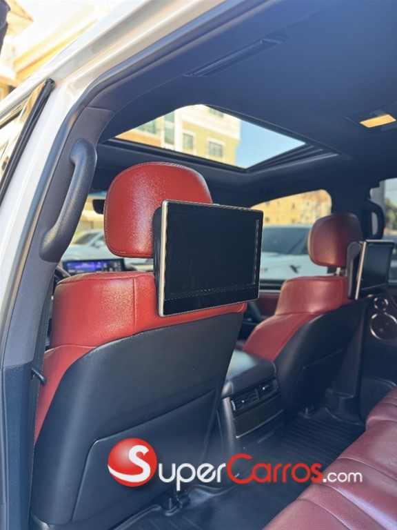2017 Lexus LX 570 — foto 9 / 12