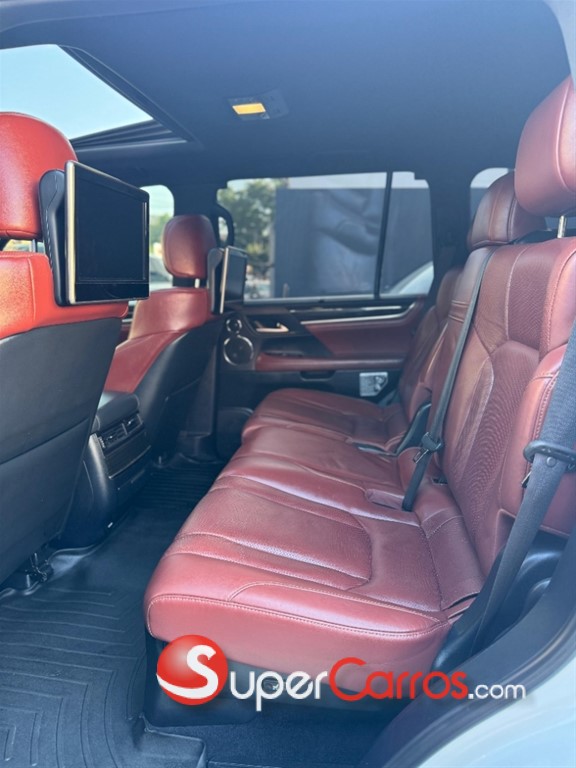 2017 Lexus LX 570 — foto 10 / 12