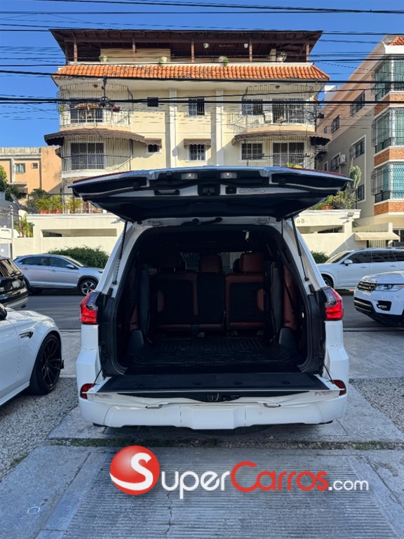 2017 Lexus LX 570 — foto 12 / 12