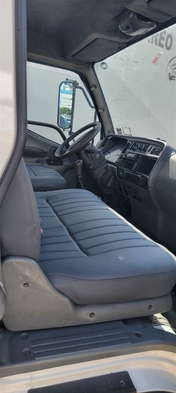 2001 Mitsubishi Motors Canter — foto 3 / 6
