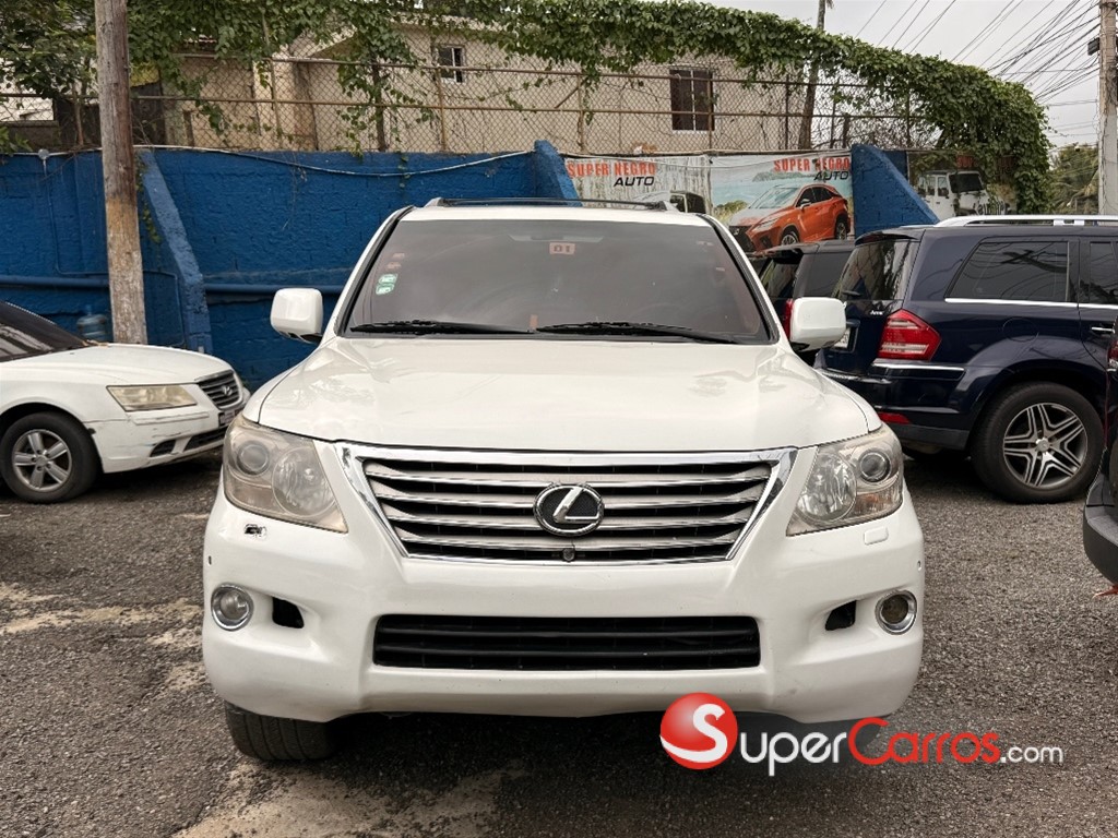 2010 Lexus LX 570 — foto 3 / 6