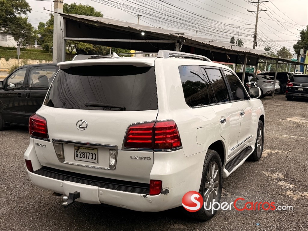 2010 Lexus LX 570 — foto 5 / 6