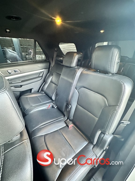 2016 Ford Explorer XLT — foto 6 / 9