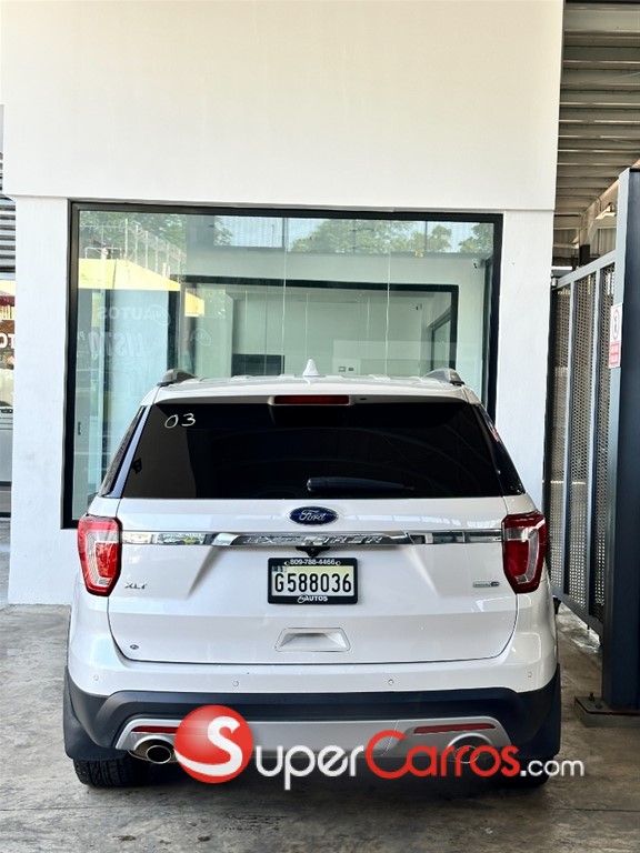 2016 Ford Explorer XLT — foto 7 / 9