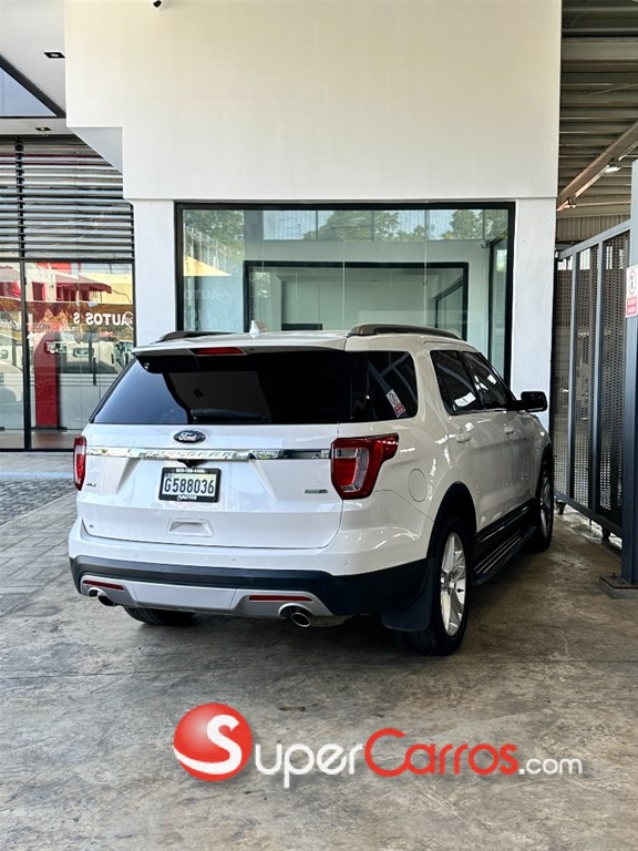 2016 Ford Explorer XLT — foto 8 / 9