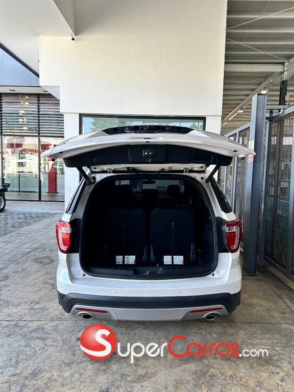 2016 Ford Explorer XLT — foto 9 / 9