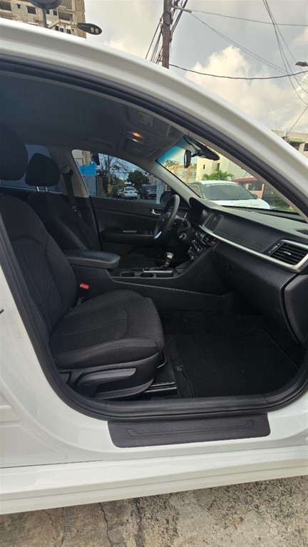 2019 Kia Optima LX — foto 6 / 12