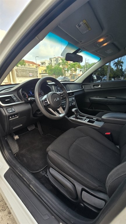 2019 Kia Optima LX — foto 10 / 12