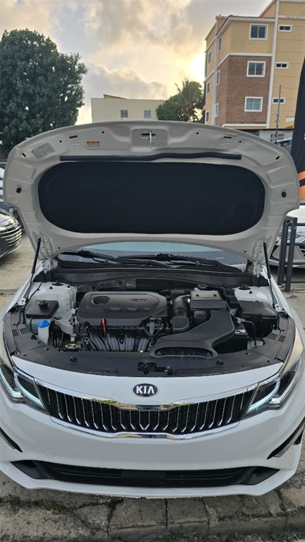 2019 Kia Optima LX — foto 11 / 12
