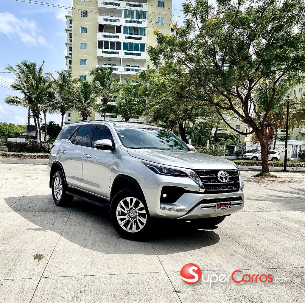 2022 Toyota Fortuner SRV
