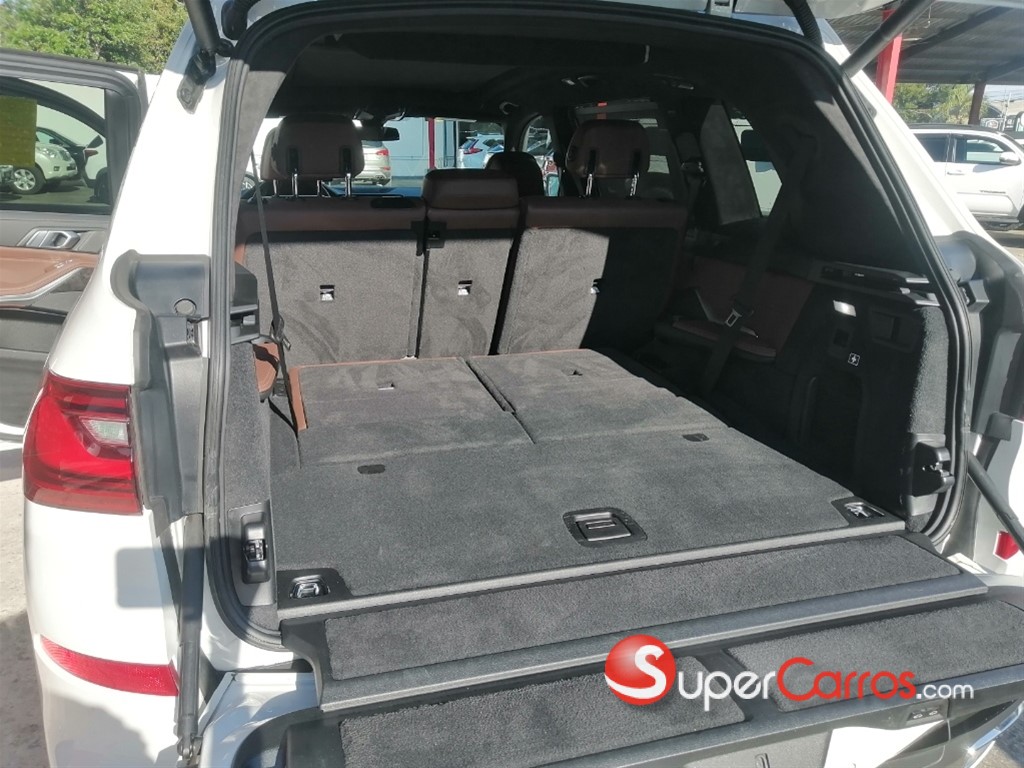 2020 BMW X 7 — foto 11 / 12