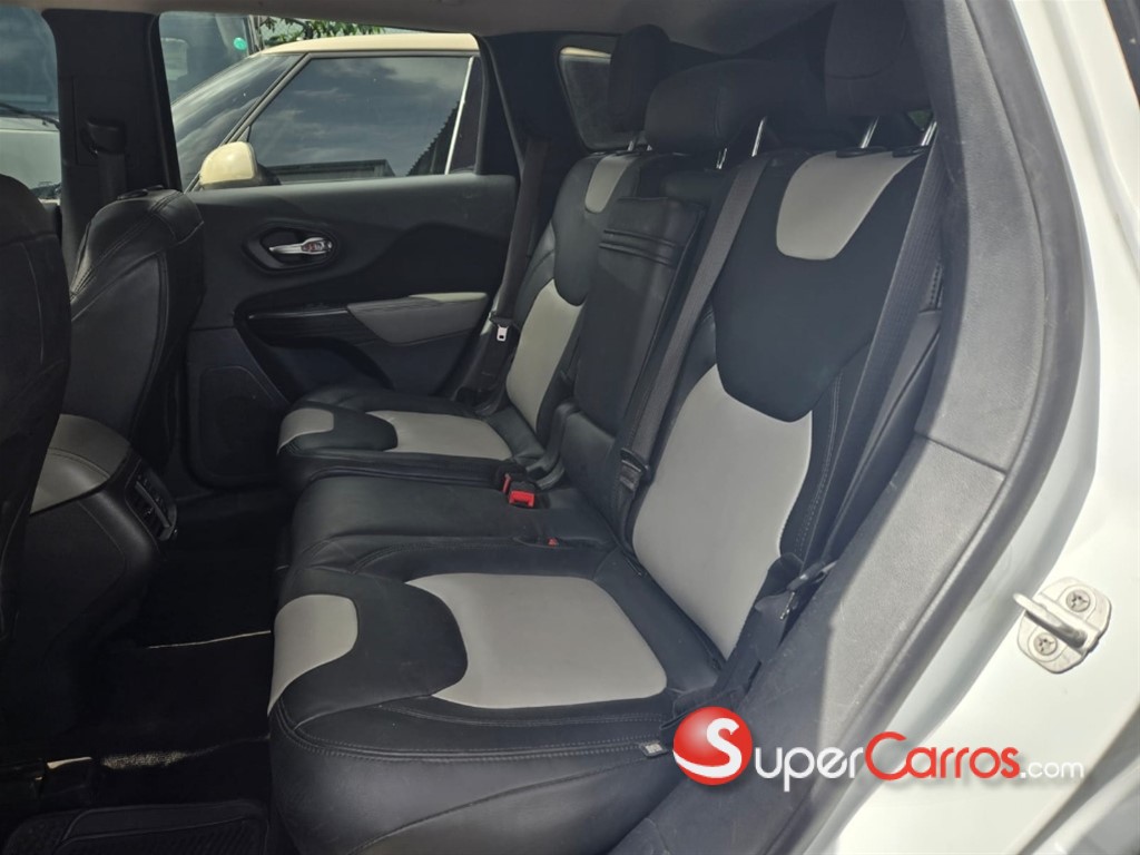 2014 Jeep Cherokee Latitude — foto 2 / 10