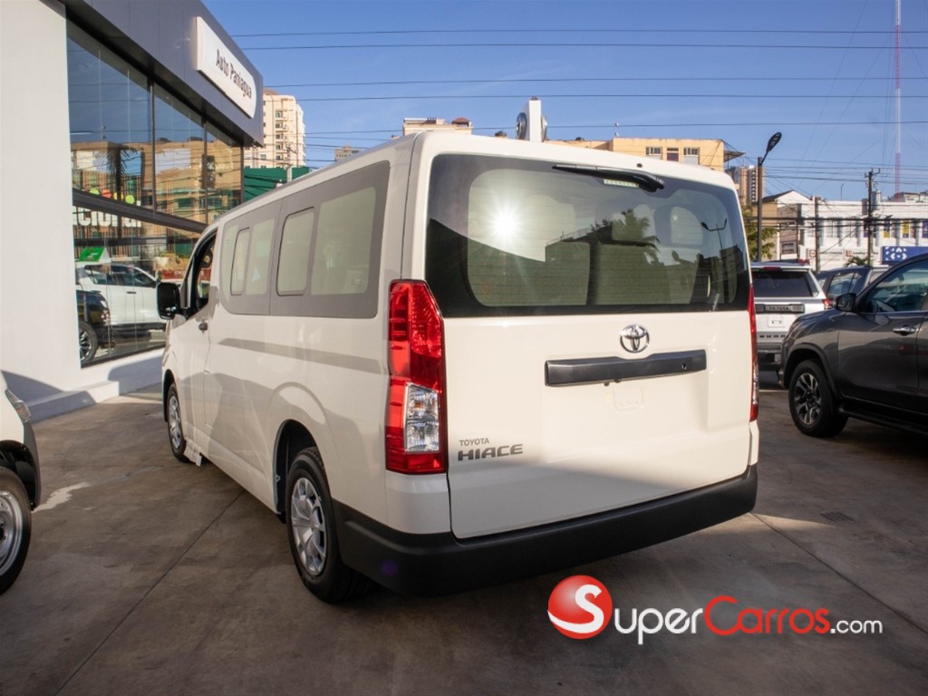 2026 Toyota Hiace — foto 2 / 12