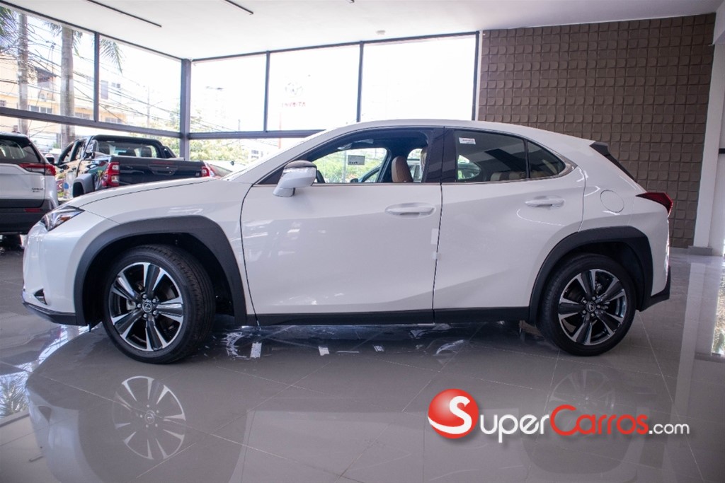 2026 Lexus UX 300 HYBRID — foto 2 / 12