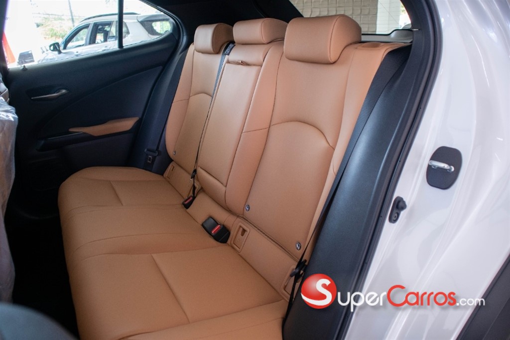 2026 Lexus UX 300 HYBRID — foto 9 / 12