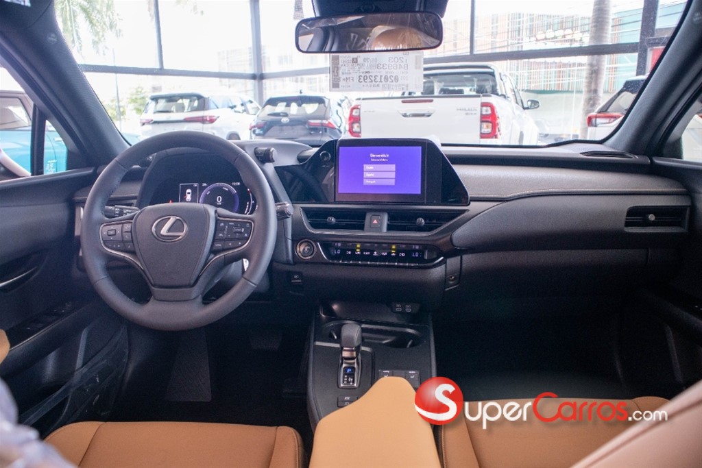 2026 Lexus UX 300 HYBRID — foto 10 / 12