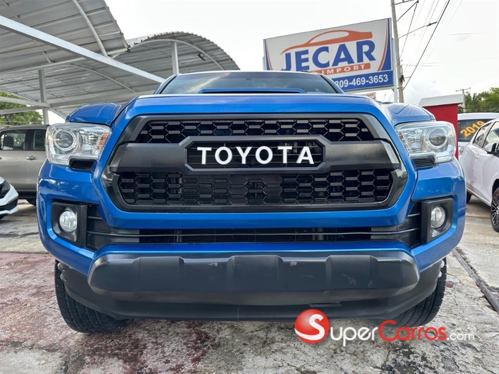 2017 Toyota Tacoma TRD SPORT — foto 2 / 8