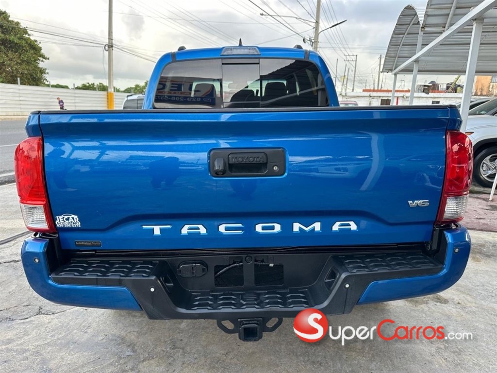 2017 Toyota Tacoma TRD SPORT — foto 4 / 8