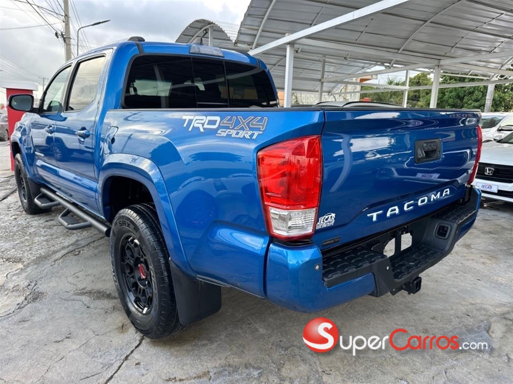 2017 Toyota Tacoma TRD SPORT — foto 5 / 8