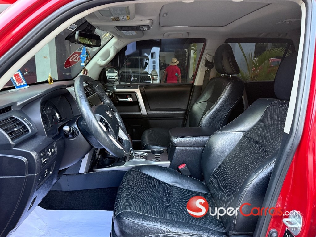 2020 Toyota 4 Runner Limited — foto 6 / 8