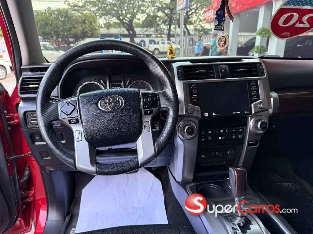 2020 Toyota 4 Runner Limited — foto 8 / 8