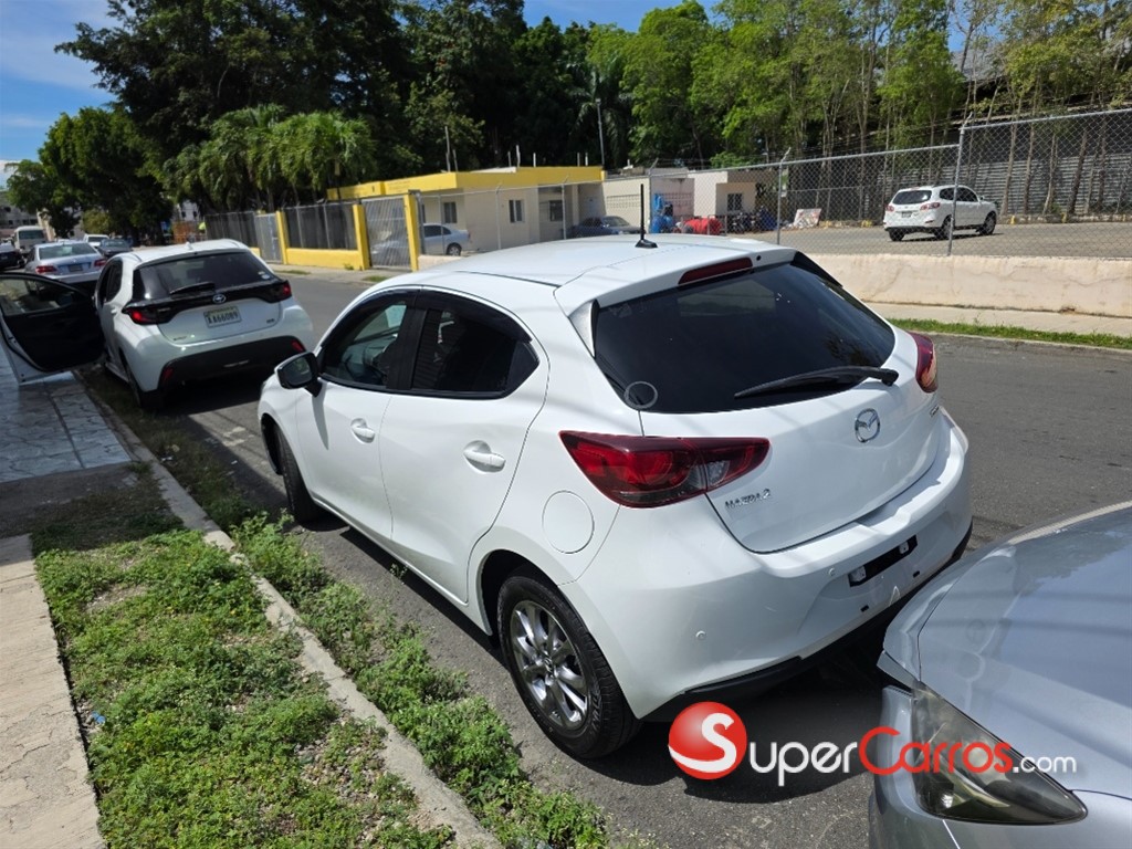 2021 Mazda 2 — foto 8 / 12