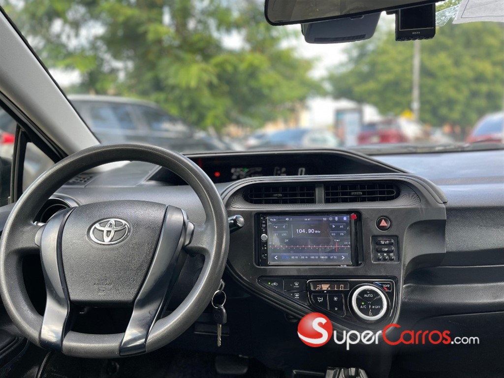 2019 Toyota Aqua Hibrido — foto 4 / 11