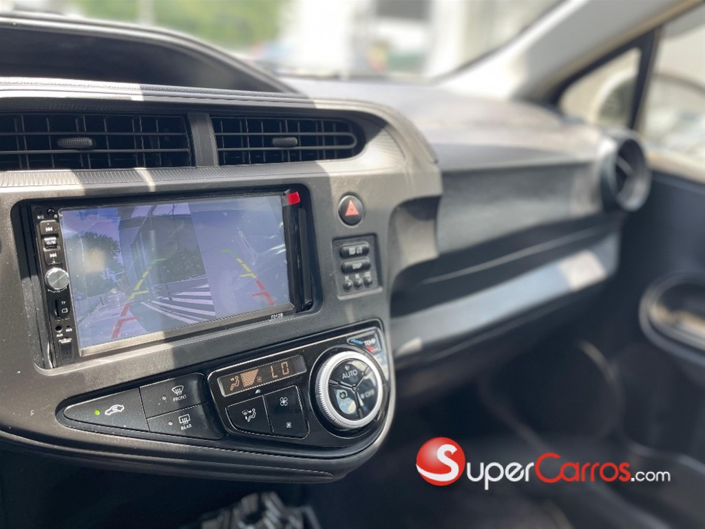 2019 Toyota Aqua Hibrido — foto 11 / 11