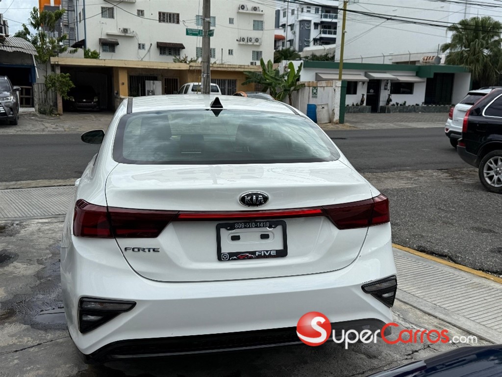 2020 Kia Forte LXS — foto 3 / 11