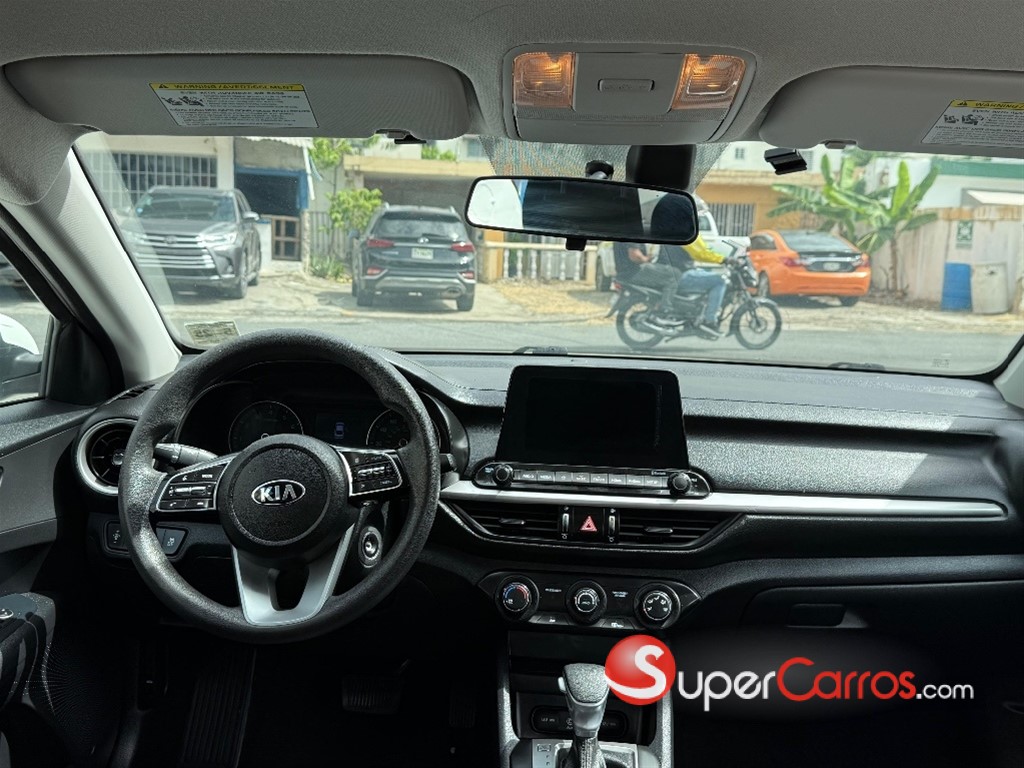 2020 Kia Forte LXS — foto 8 / 11