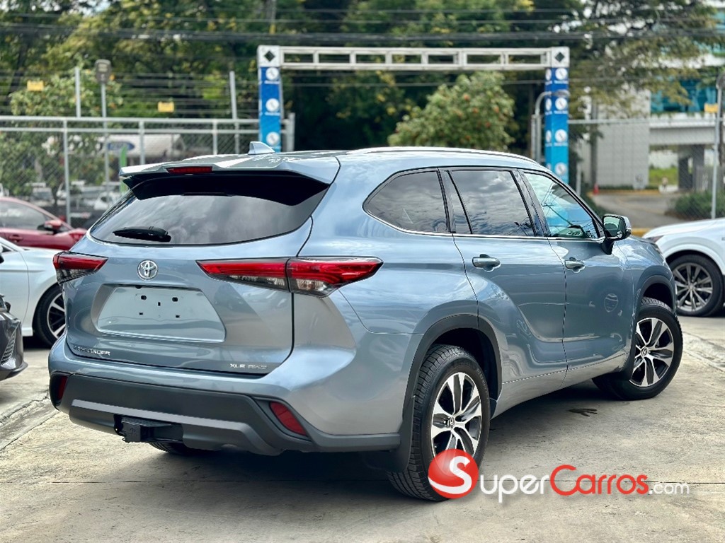 2020 Toyota Highlander XLE — foto 3 / 12