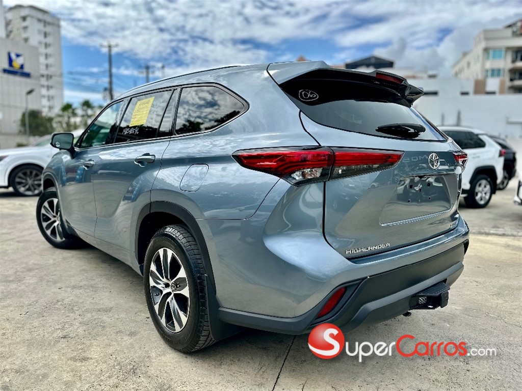 2020 Toyota Highlander XLE — foto 4 / 12