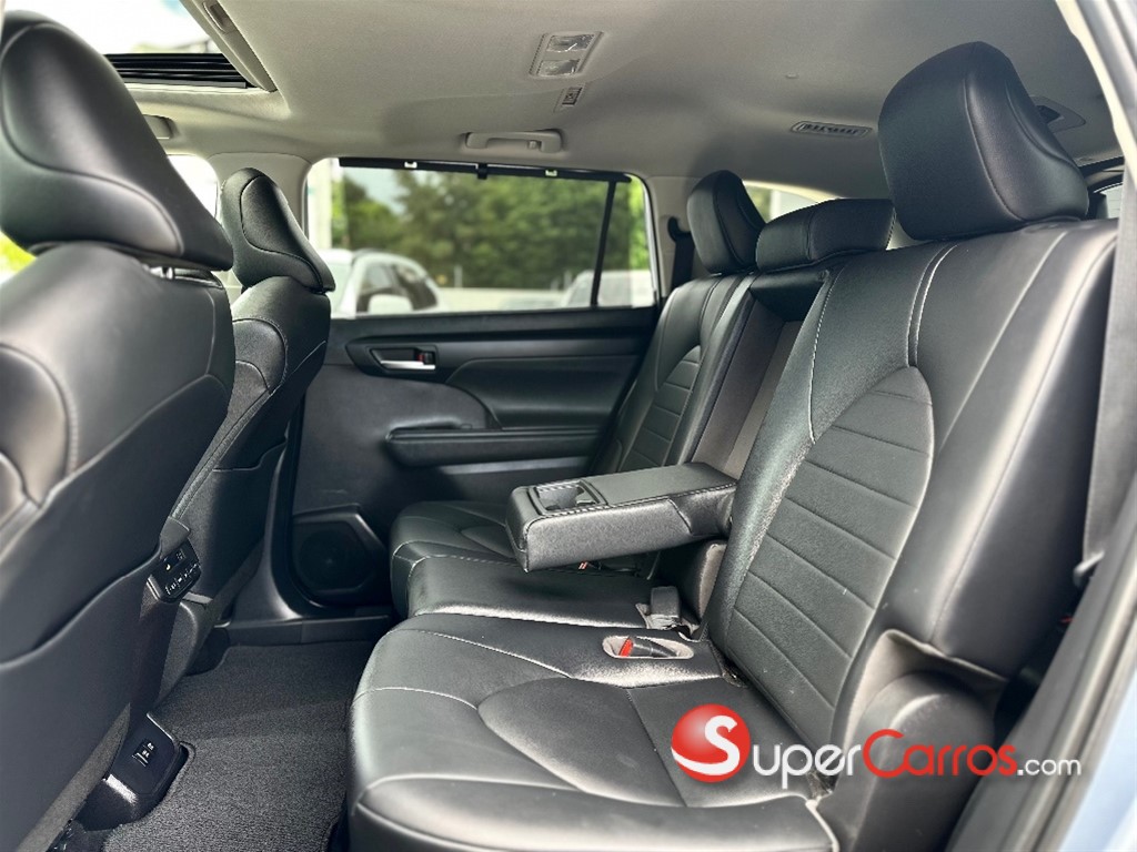 2020 Toyota Highlander XLE — foto 8 / 12