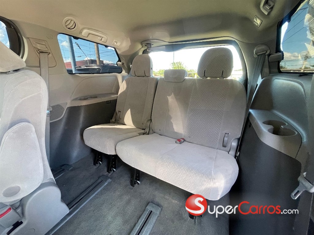 2017 Toyota Sienna LE — foto 9 / 9