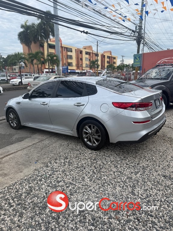 2019 Kia Optima — foto 4 / 10