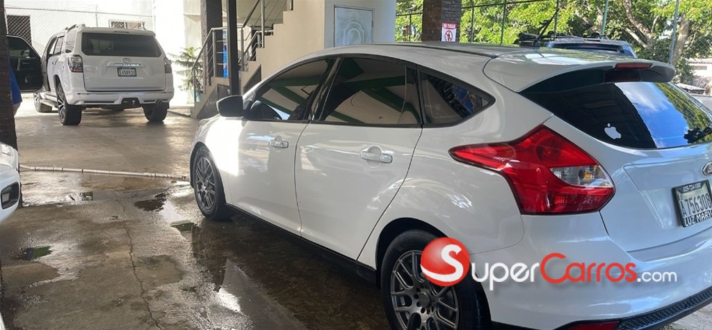 2012 Ford Focus — foto 4 / 7