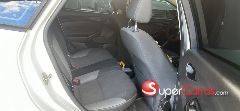 2012 Ford Focus — foto 6 / 7