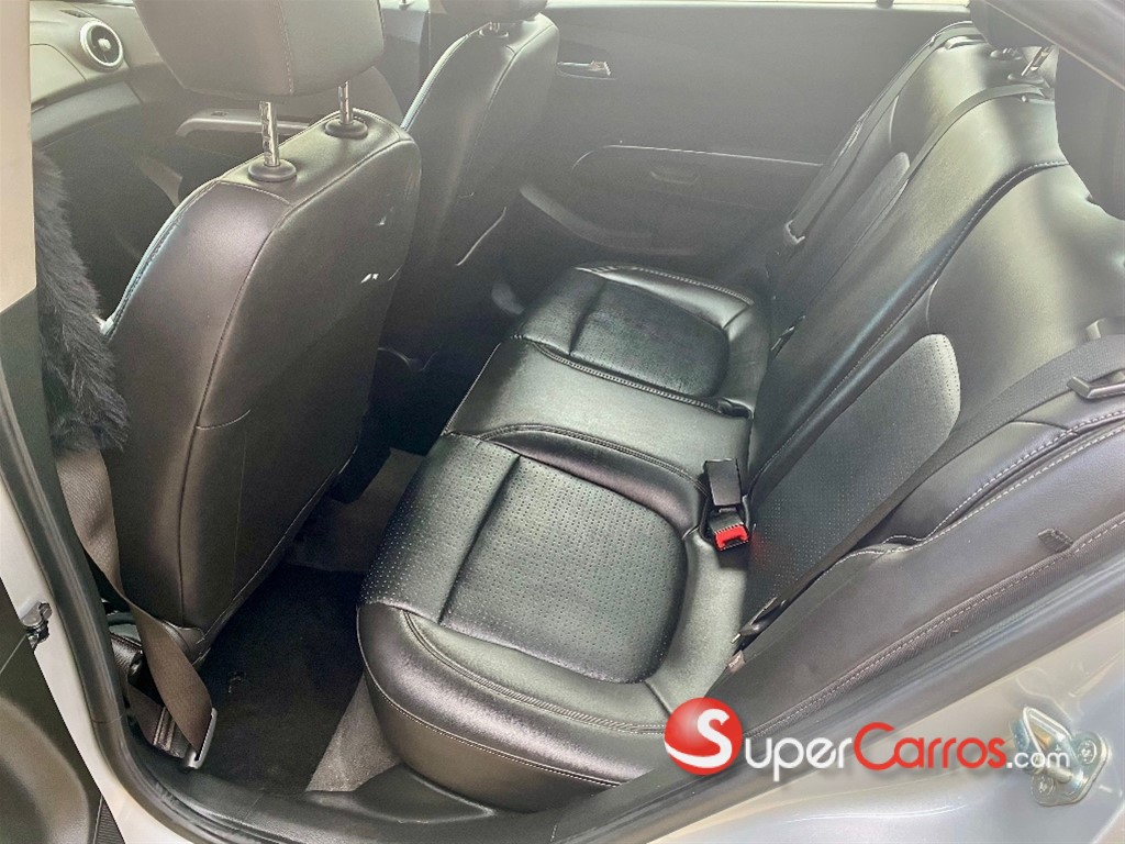 2020 Chevrolet Sonic Premier — foto 6 / 12