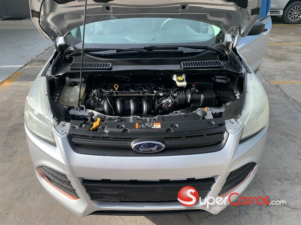 2016 Ford Escape S — foto 2 / 8