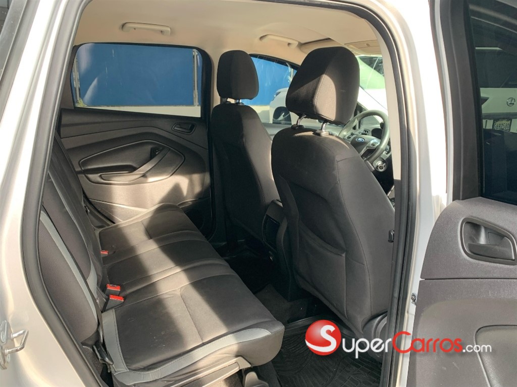 2016 Ford Escape S — foto 3 / 8