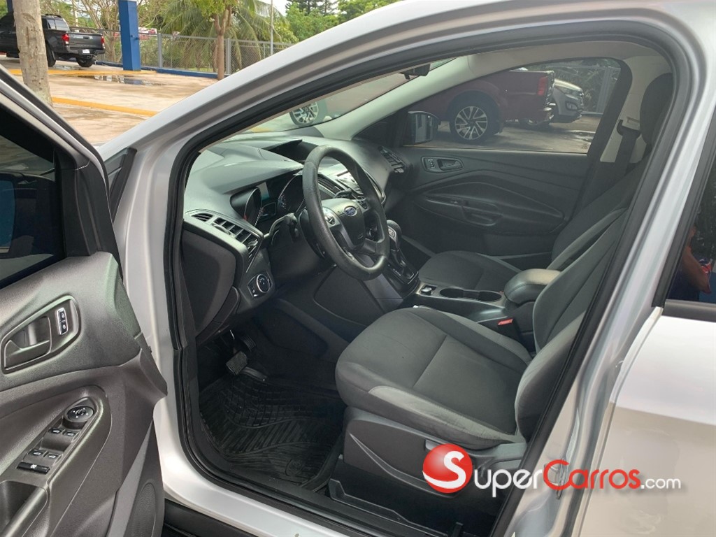 2016 Ford Escape S — foto 5 / 8
