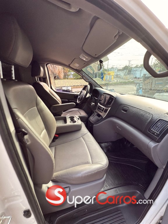 2018 Hyundai Starex — foto 8 / 12