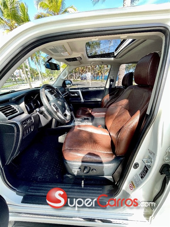2018 Toyota 4 Runner Limited — foto 9 / 12