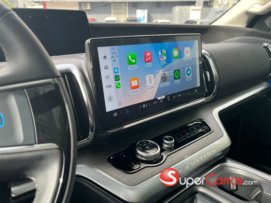 2025 Ford Expedition Platinum — foto 8 / 12