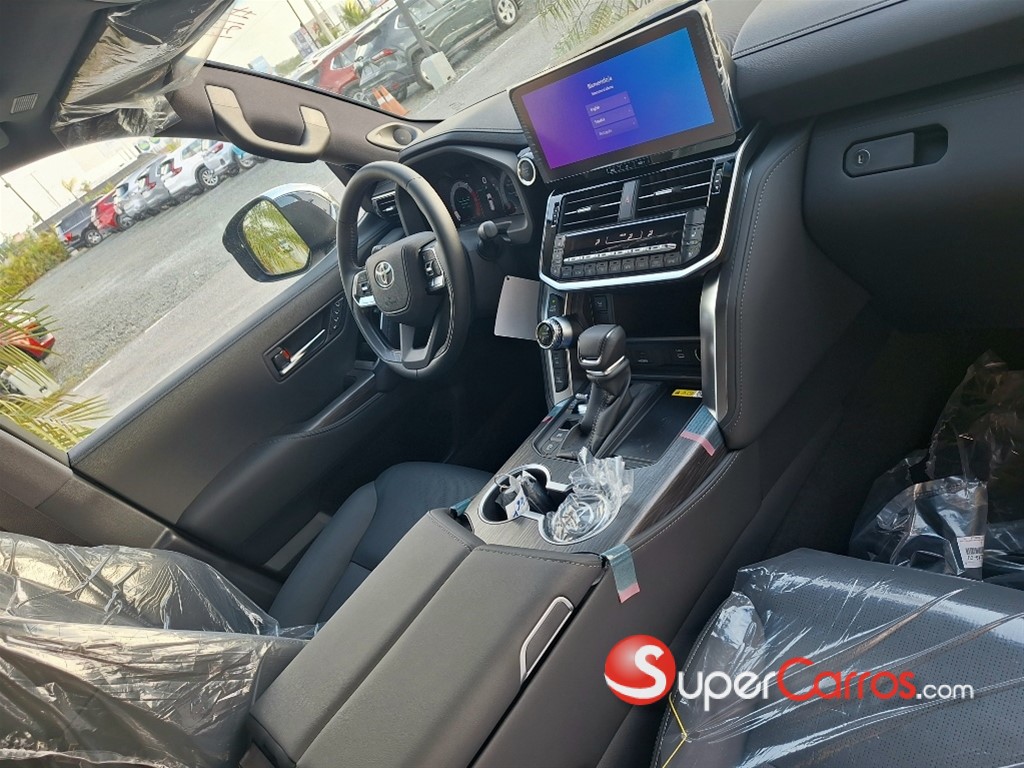 2026 Toyota Land Cruiser VXR — foto 2 / 5