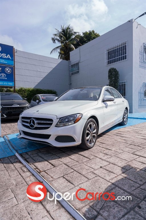 2017 Mercedes-Benz Clase C 300 4 Matic