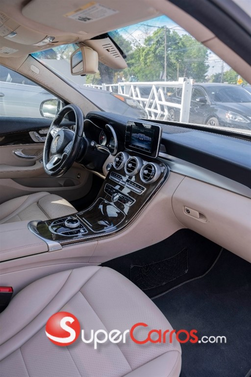 2017 Mercedes-Benz Clase C 300 4 Matic — foto 11 / 12