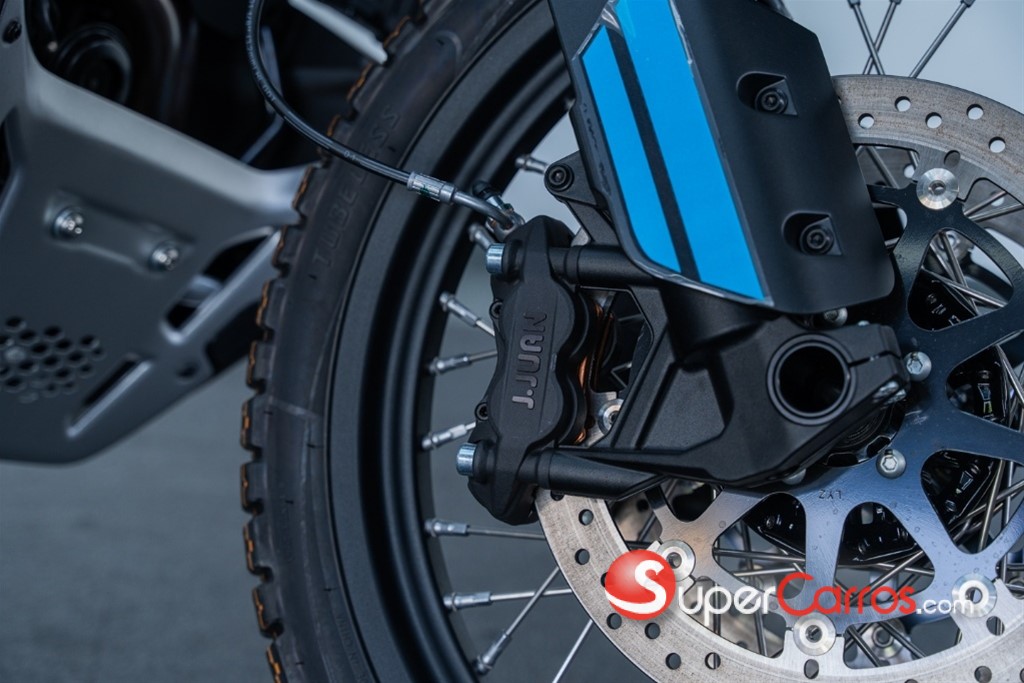 2026 CF Moto MT 800 — foto 8 / 12
