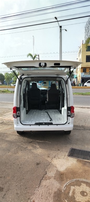 2020 Nissan NV 200 — foto 7 / 11