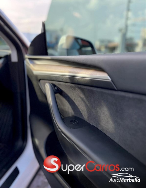 2023 Tesla Model Y Long Range — foto 4 / 5